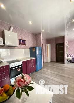 Студия квартира, посуточно, 40м2, 5/10 этаж