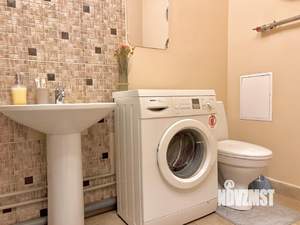 Студия квартира, посуточно, 30м2, 18/25 этаж