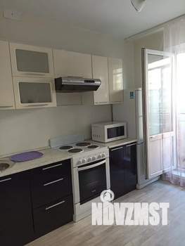 1-к квартира, посуточно, 38м2, 4/10 этаж