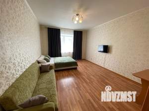 1-к квартира, посуточно, 42м2, 4/10 этаж