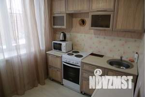 1-к квартира, посуточно, 40м2, 3/5 этаж