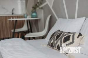 Студия квартира, посуточно, 27м2, 12/18 этаж