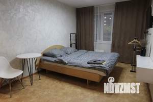 Студия квартира, посуточно, 30м2, 1/17 этаж