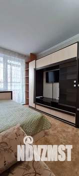 Студия квартира, посуточно, 28м2, 1/17 этаж