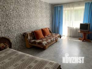 1-к квартира, посуточно, 32м2, 3/5 этаж