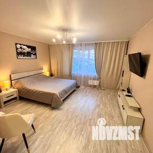 1-к квартира, посуточно, 38м2, 1/10 этаж