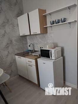 Студия квартира, посуточно, 28м2, 17/18 этаж
