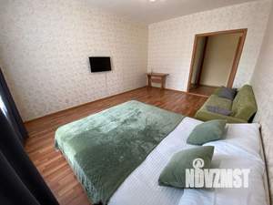 1-к квартира, посуточно, 42м2, 4/10 этаж