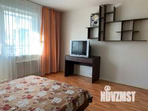 1-к квартира, посуточно, 42м2, 3/10 этаж