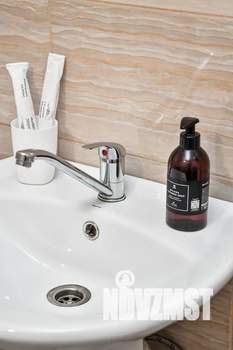 Студия квартира, посуточно, 42м2, 17/24 этаж