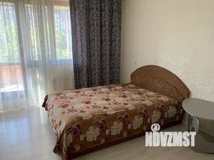 1-к квартира, посуточно, 40м2, 3/10 этаж