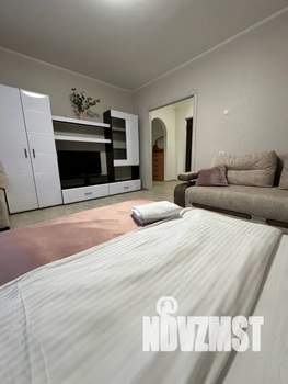 1-к квартира, посуточно, 40м2, 8/10 этаж