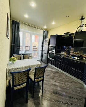 3-к квартира, на длительный срок, 100м2, 8/8 этаж