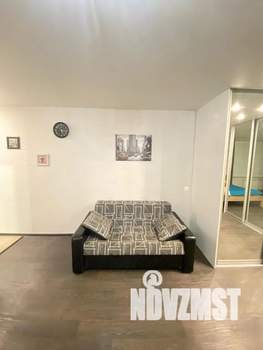 Студия квартира, посуточно, 42м2, 1/5 этаж