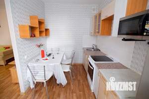 Студия квартира, посуточно, 40м2, 3/10 этаж