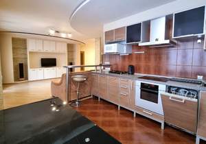 3-к квартира, на длительный срок, 112м2, 4/10 этаж