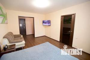 1-к квартира, посуточно, 42м2, 6/10 этаж