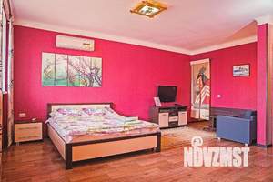 1-к квартира, посуточно, 56м2, 1/1 этаж