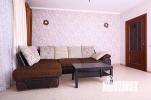 1-к квартира, посуточно, 58м2, 1/1 этаж