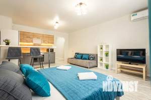 Студия квартира, посуточно, 40м2, 17/17 этаж