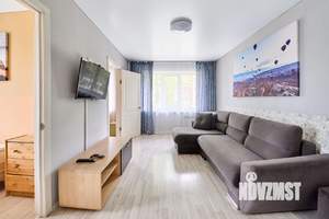 3-к квартира, посуточно, 47м2, 1/1 этаж