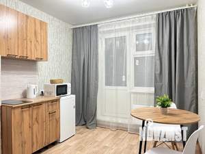 1-к квартира, посуточно, 42м2, 3/15 этаж