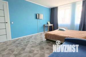 1-к квартира, посуточно, 38м2, 8/10 этаж