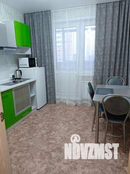 1-к квартира, посуточно, 38м2, 3/15 этаж