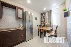 1-к квартира, посуточно, 49м2, 19/20 этаж