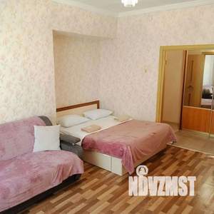 1-к квартира, посуточно, 40м2, 1/5 этаж