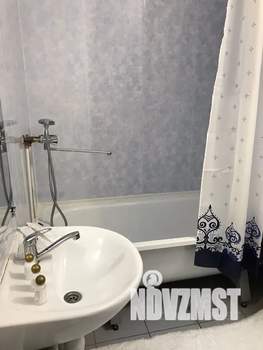 Студия квартира, посуточно, 40м2, 2/10 этаж