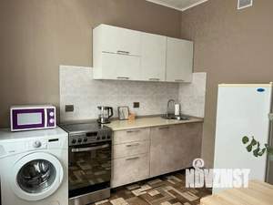 1-к квартира, посуточно, 38м2, 7/25 этаж