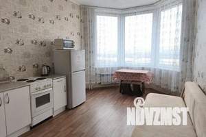1-к квартира, посуточно, 35м2, 13/24 этаж