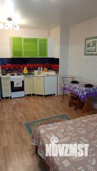 Студия квартира, посуточно, 35м2, 6/19 этаж