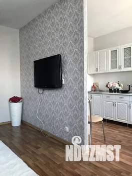 Студия квартира, посуточно, 40м2, 2/10 этаж