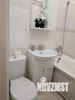 2-к квартира, посуточно, 40м2, 5/5 этаж