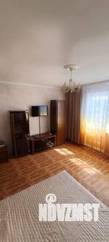1-к квартира, посуточно, 42м2, 5/10 этаж