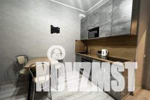 1-к квартира, посуточно, 42м2, 8/21 этаж