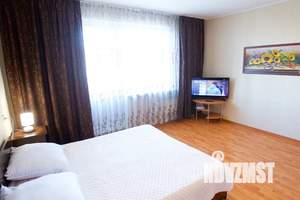 1-к квартира, посуточно, 42м2, 7/10 этаж