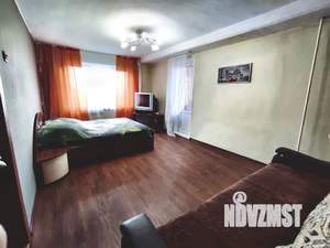 1-к квартира, посуточно, 35м2, 6/9 этаж