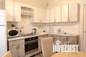 1-к квартира, посуточно, 40м2, 1/8 этаж