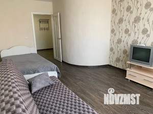 1-к квартира, посуточно, 35м2, 7/10 этаж