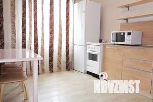 1-к квартира, посуточно, 35м2, 4/10 этаж