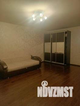 1-к квартира, на длительный срок, 63м2, 8/10 этаж