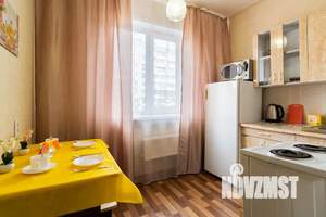 1-к квартира, посуточно, 38м2, 3/9 этаж