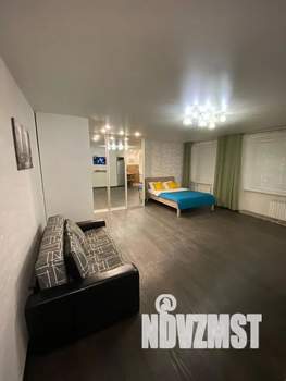 Студия квартира, посуточно, 42м2, 1/5 этаж