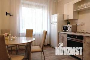 1-к квартира, посуточно, 40м2, 1/8 этаж