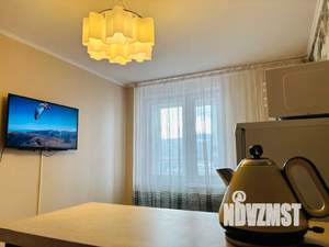 2-к квартира, посуточно, 40м2, 4/25 этаж