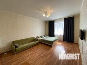 1-к квартира, посуточно, 42м2, 4/10 этаж