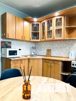 1-к квартира, посуточно, 40м2, 9/16 этаж